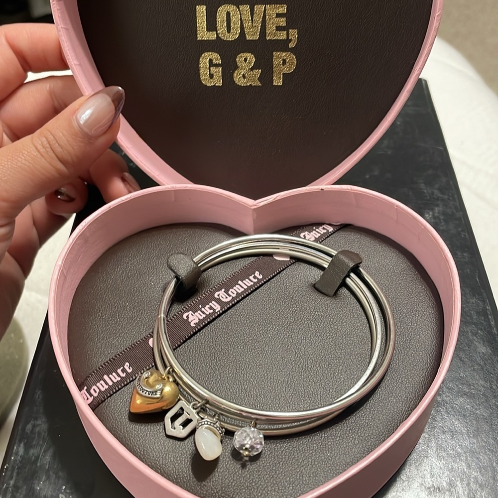 Juicy couture silver bengals with charms